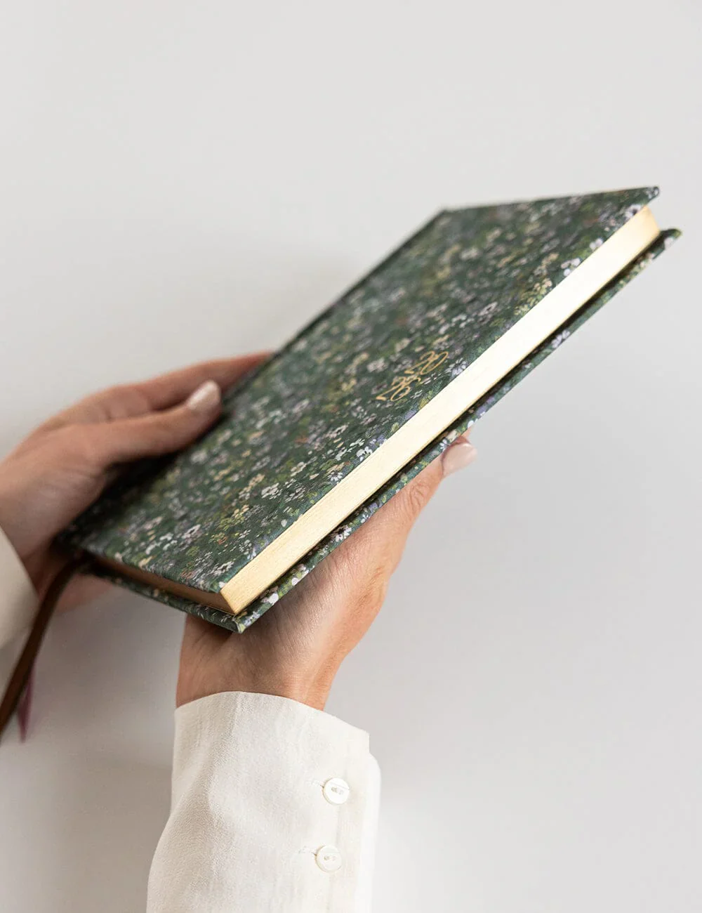 2026 Petite Linen Bound Planner - Summer Perennials - Image 3