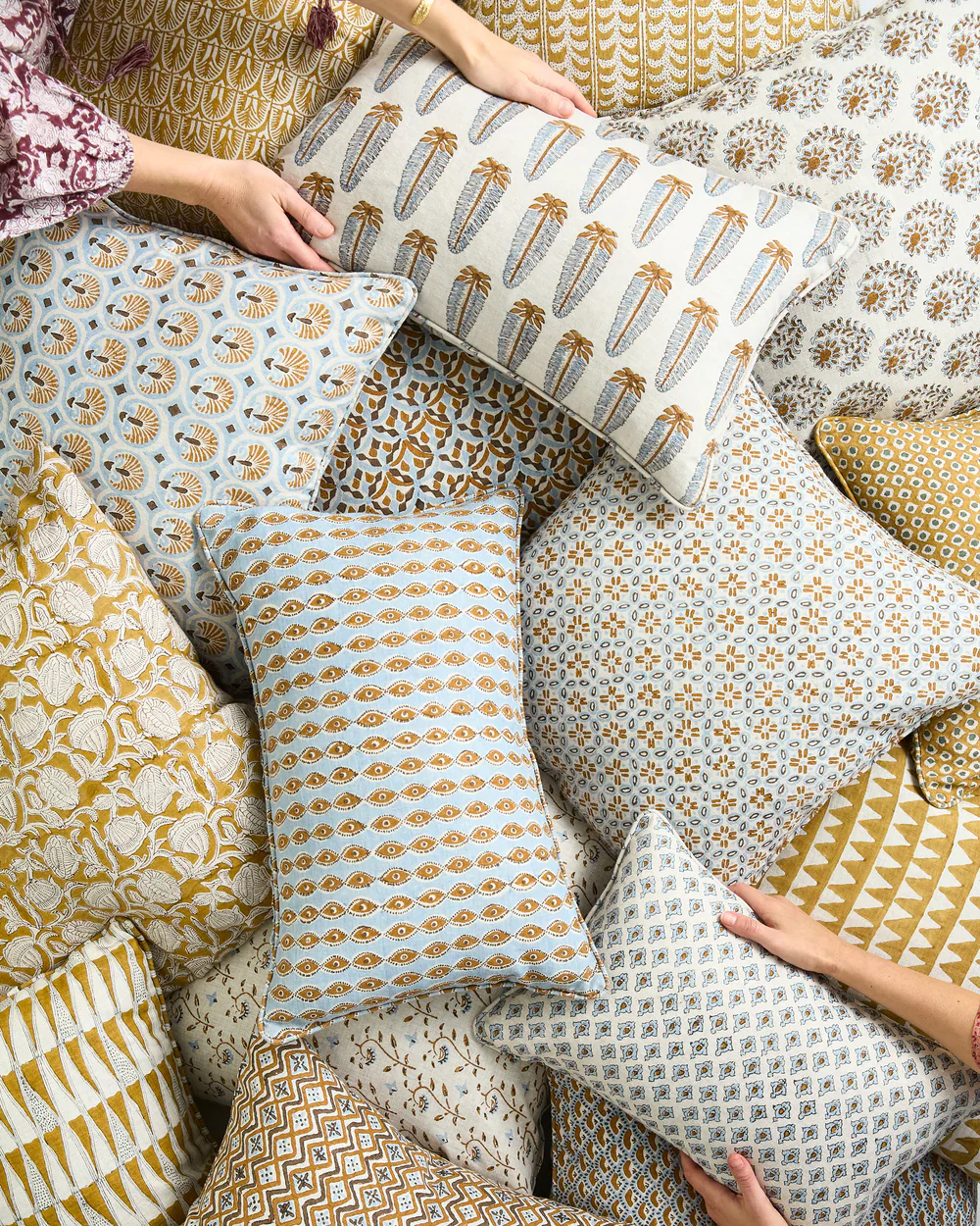 Akola Sahara Linen Cushion - Image 3