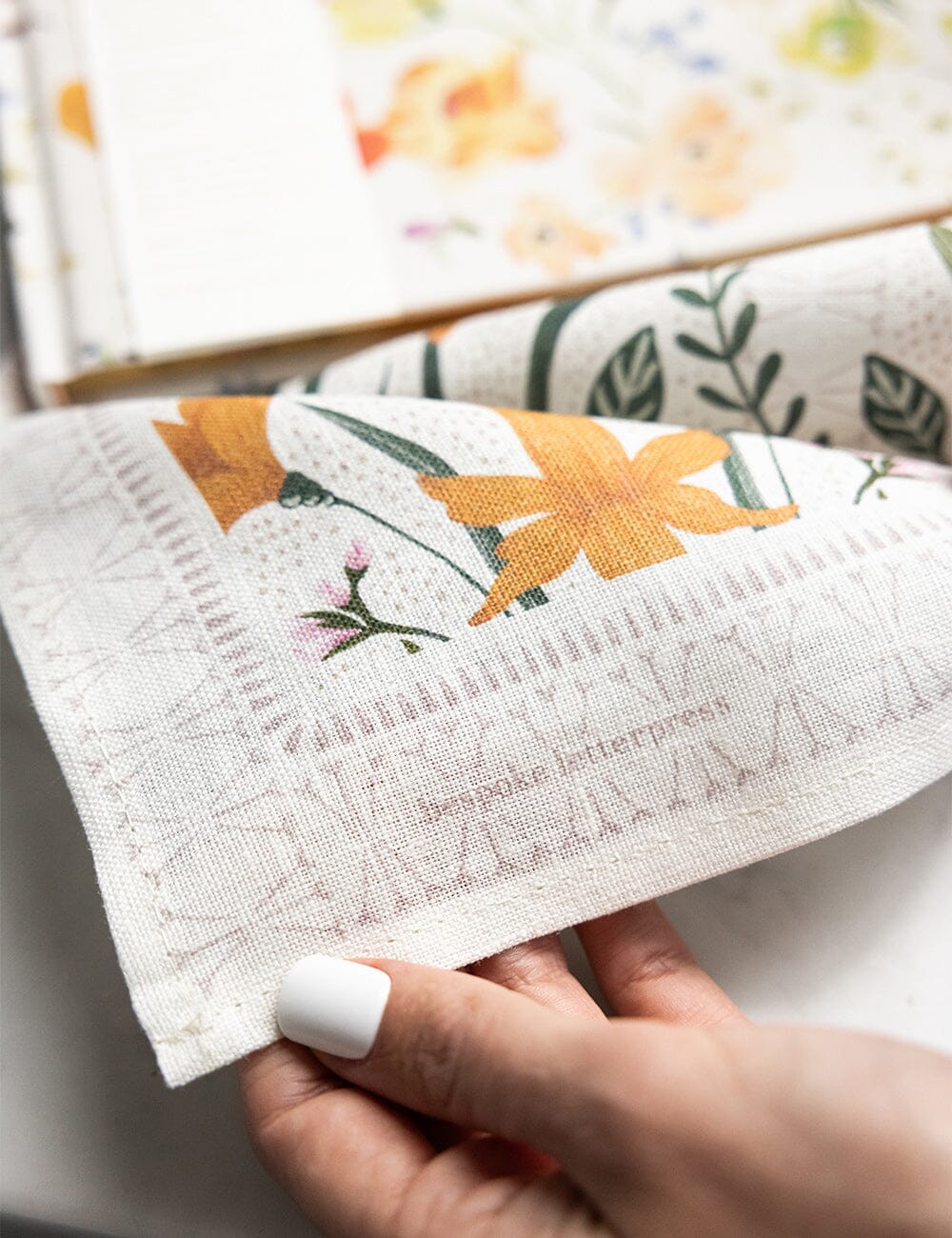 Daffodil 100% Linen Tea Towel - Image 3