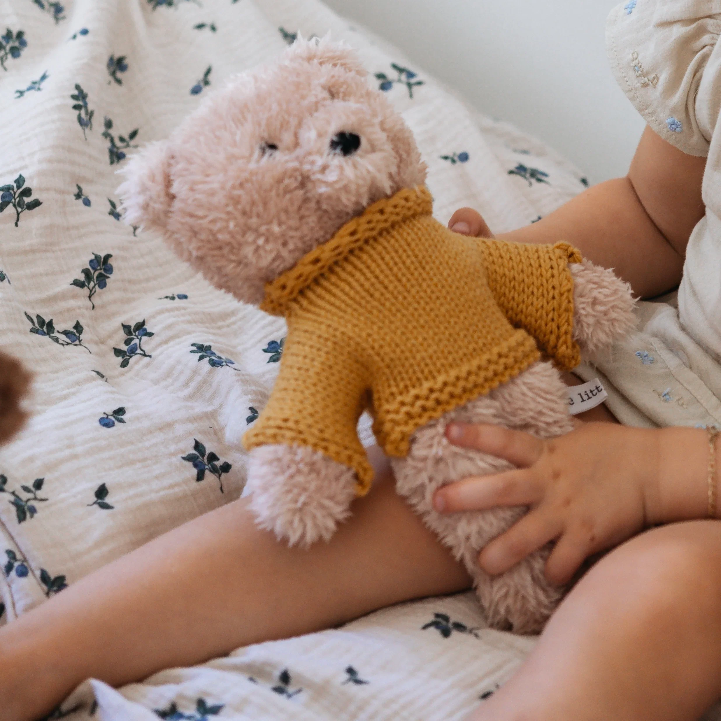 dulcie bear - mini - Image 2