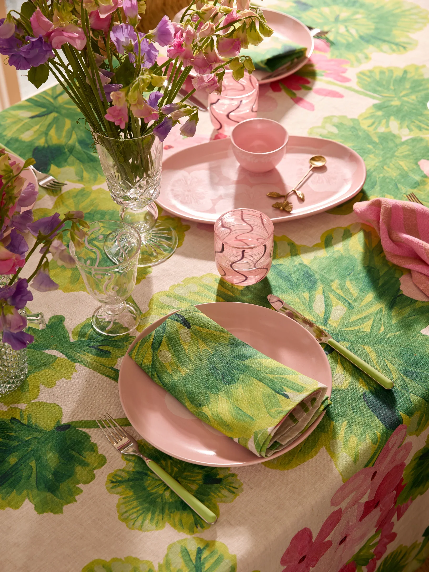 Geranium Multi | Linen Napkins (set of 4) - Image 3