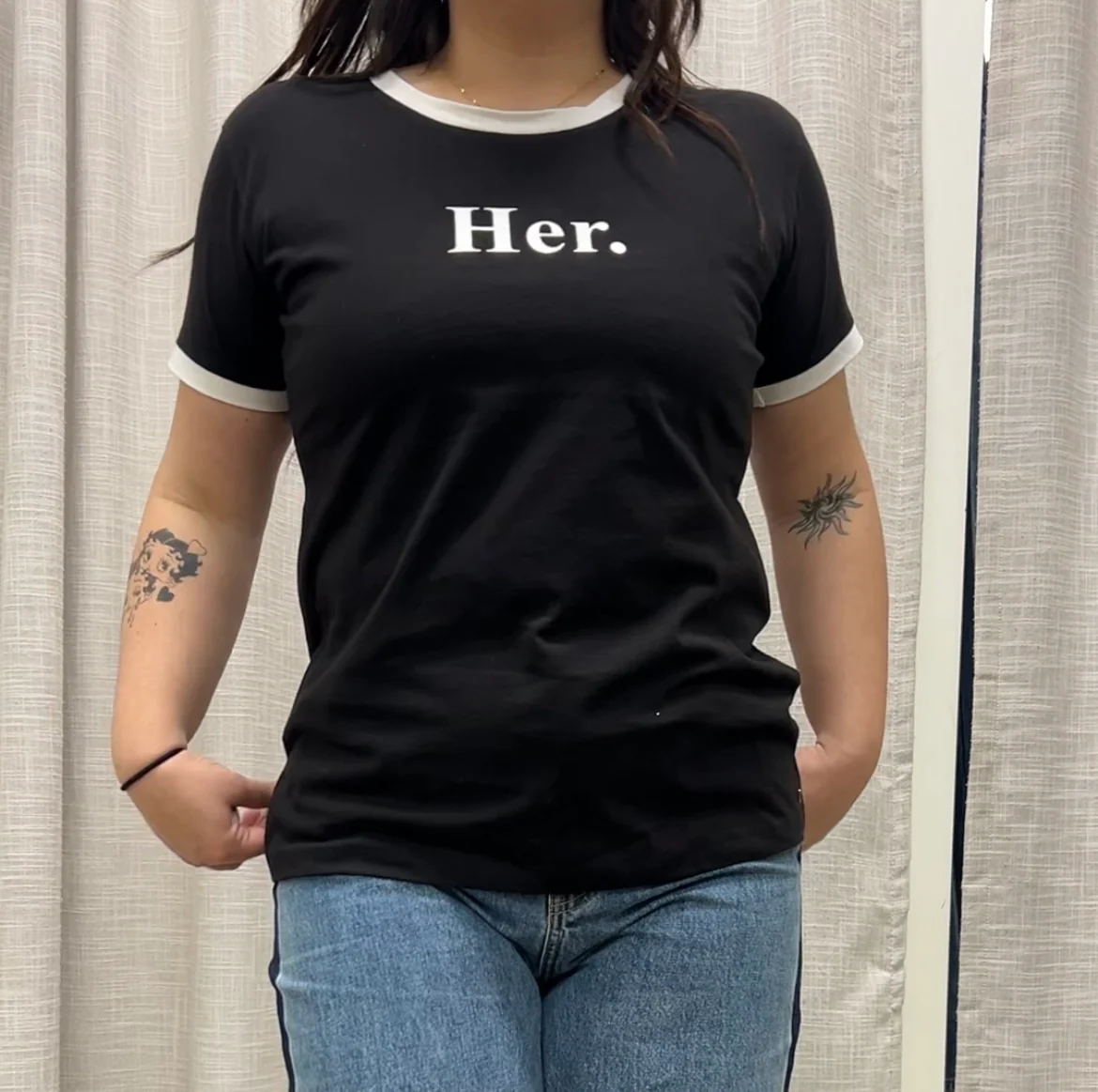 Her Tee | Bitter Black - Image 2