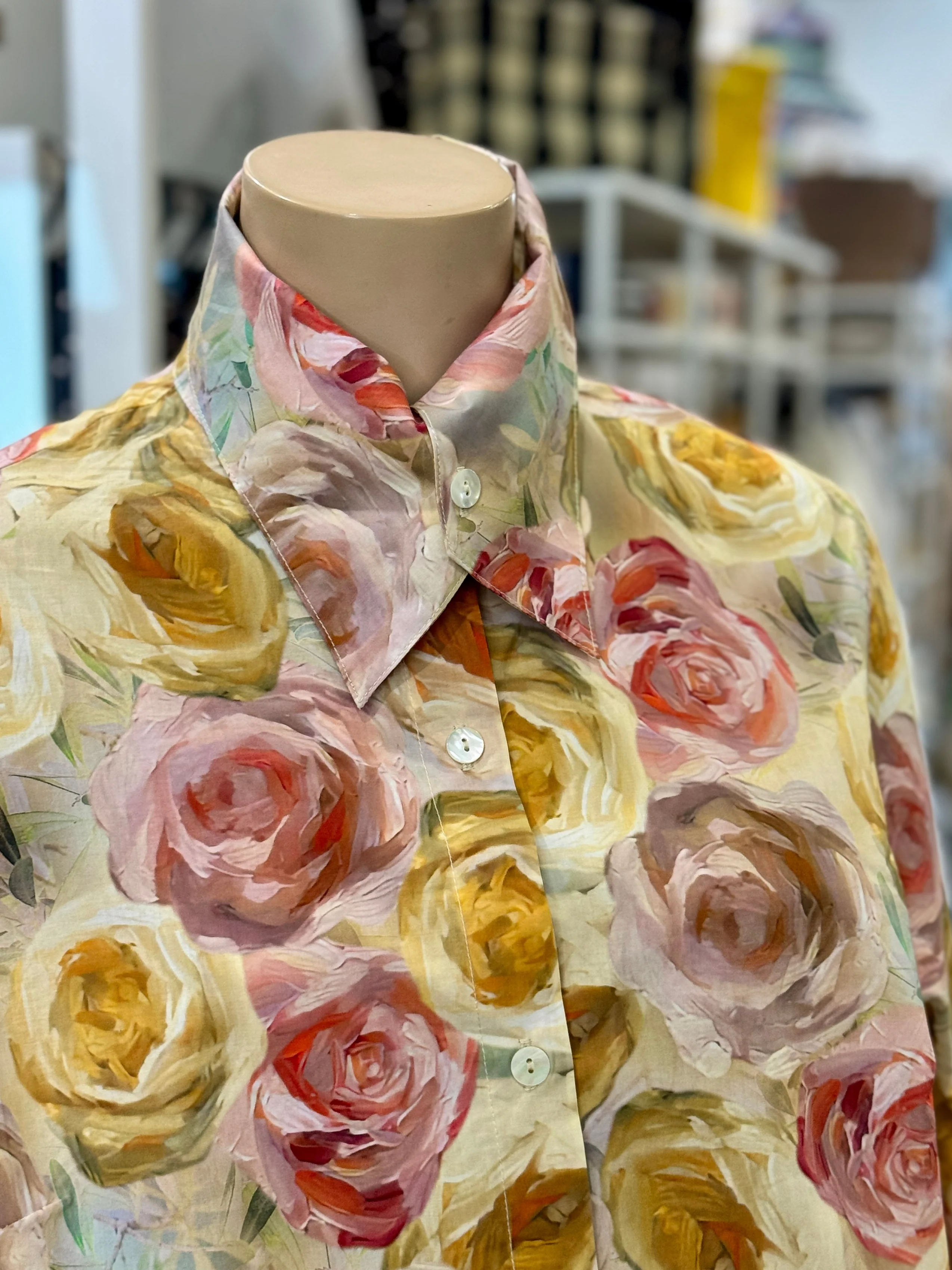 M.A.Dainty Actress Top | Roses - Image 5