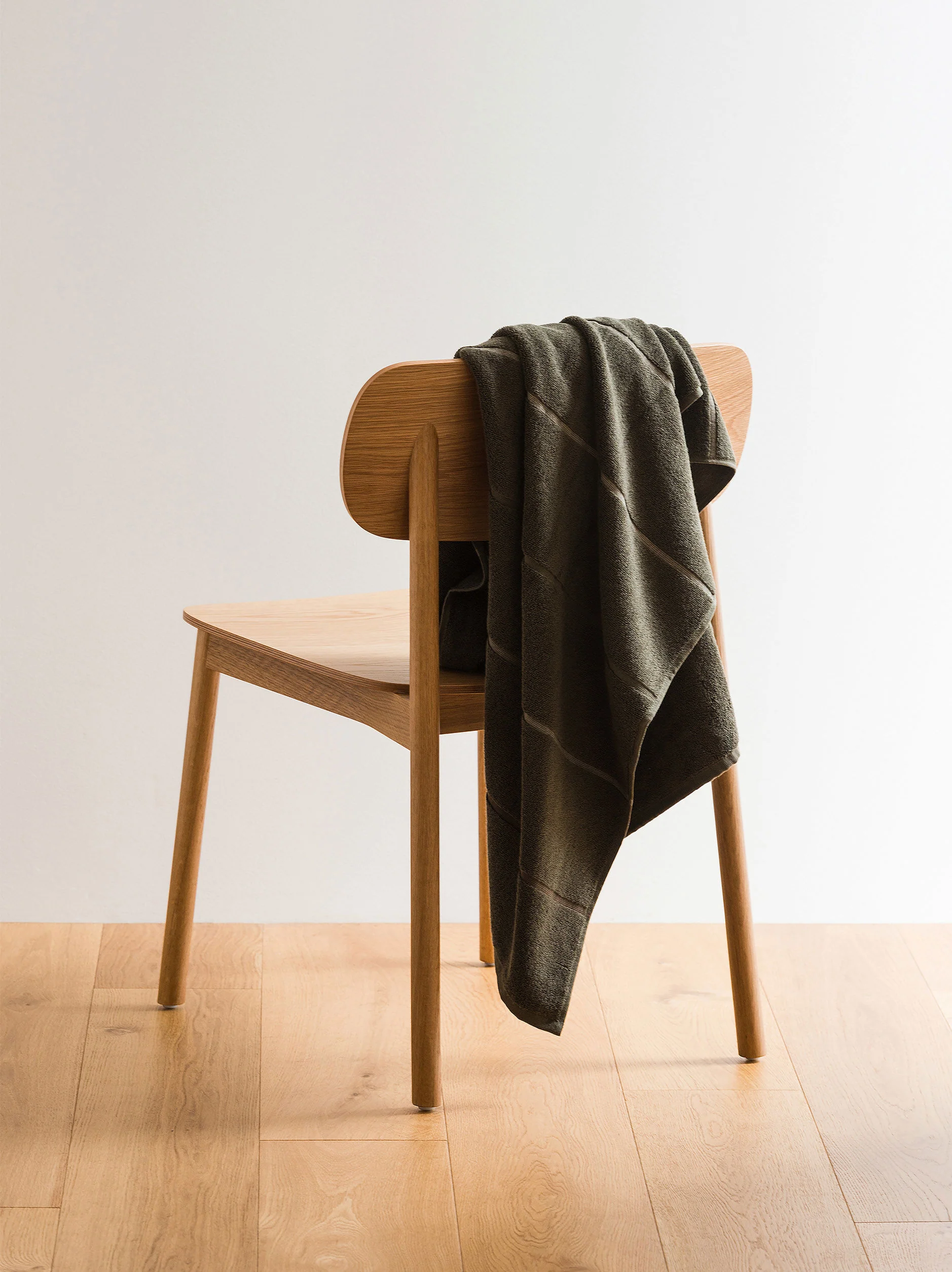 Pia Cotton Bath Towel | Ivy/Multi - Image 2