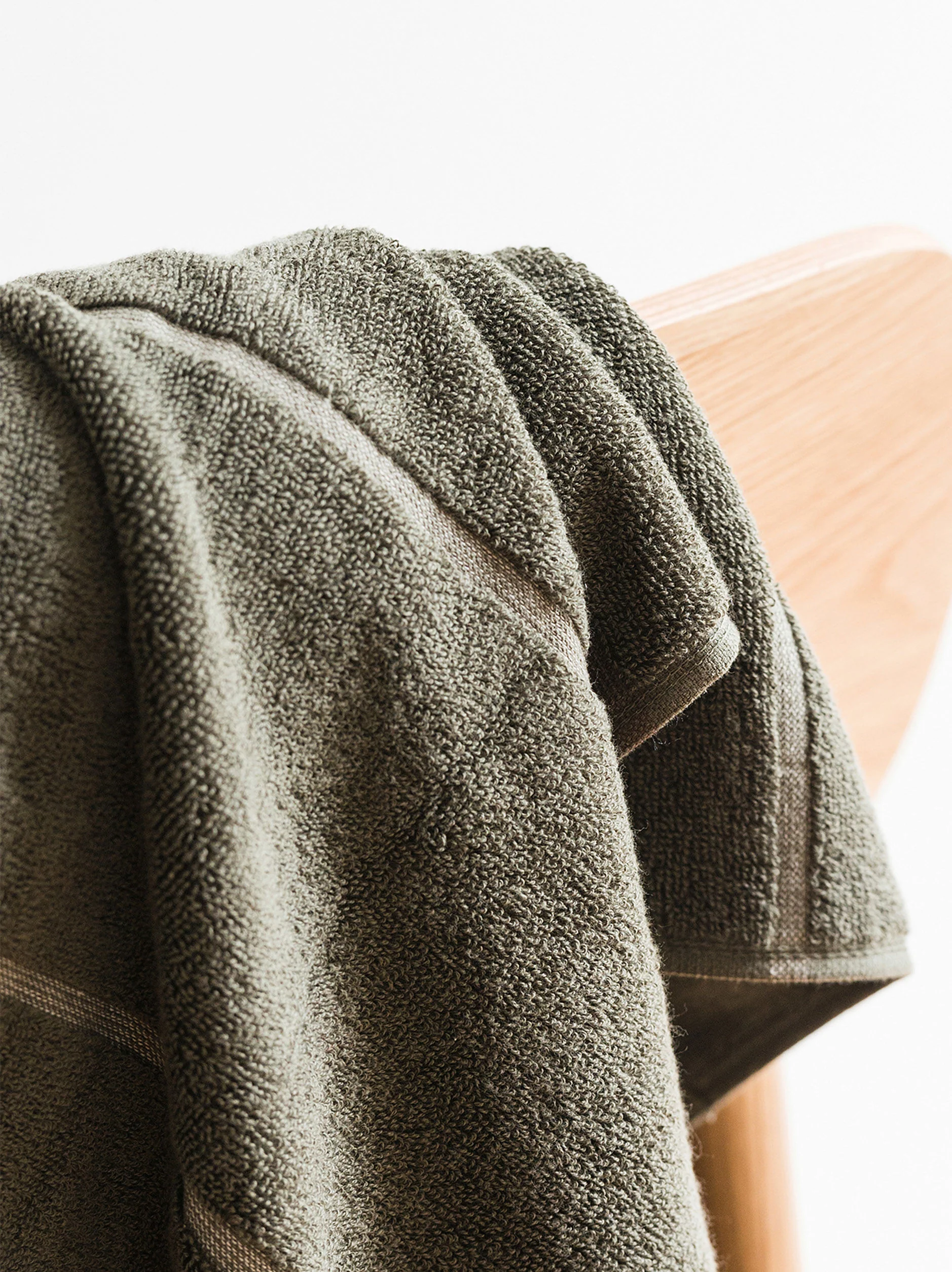 Pia Cotton Bath Towel | Ivy/Multi - Image 3