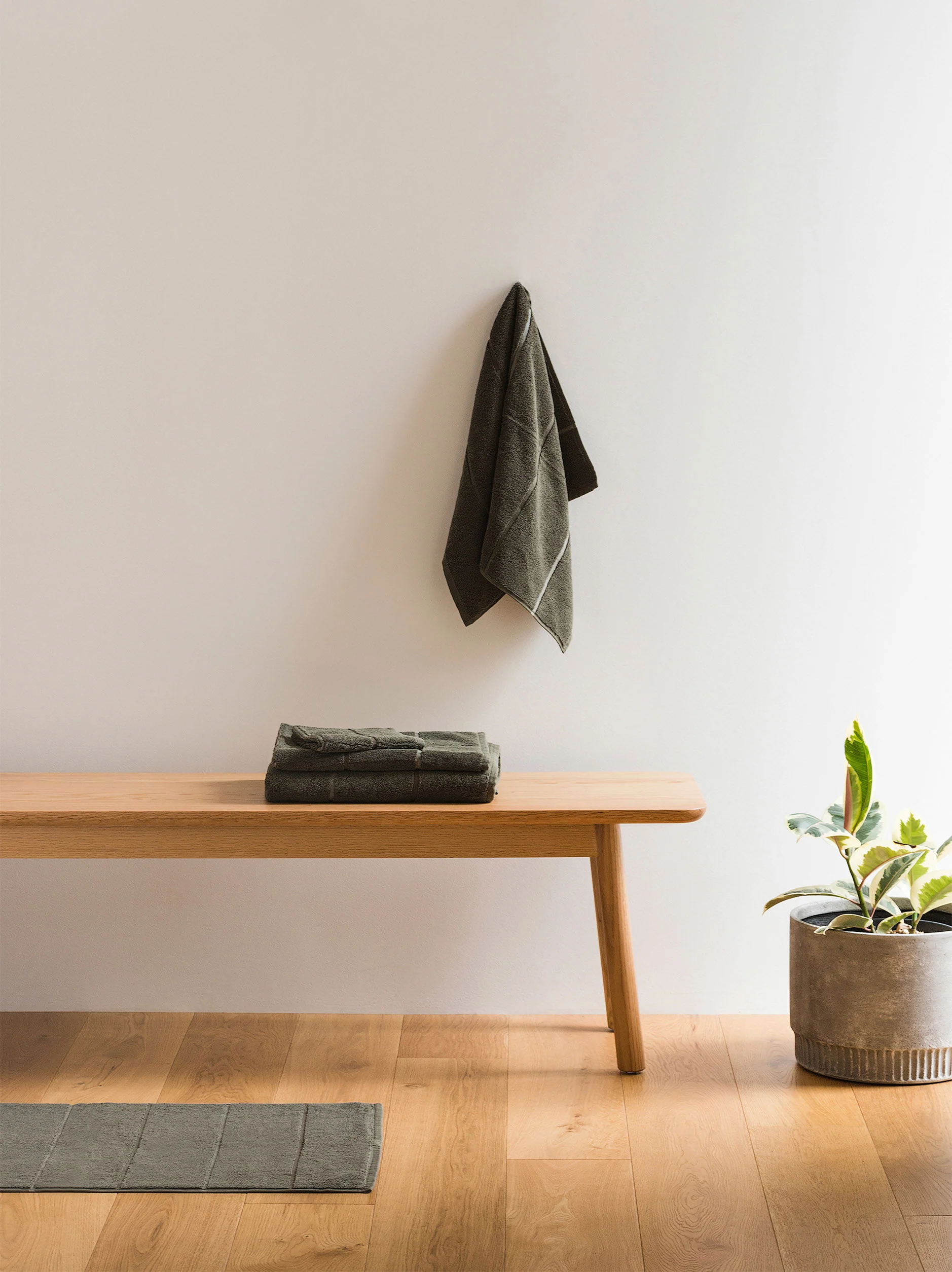 Pia Cotton Bath Towel | Ivy/Multi - Image 4