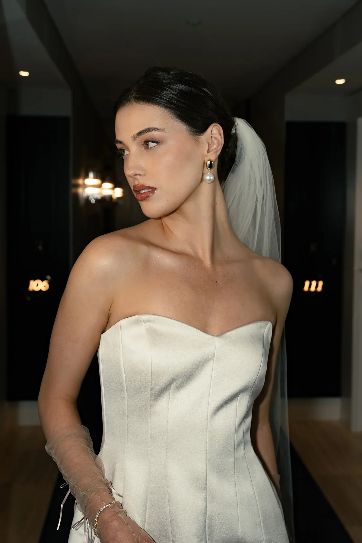 Selma Gold Pearl Earring - Image 3