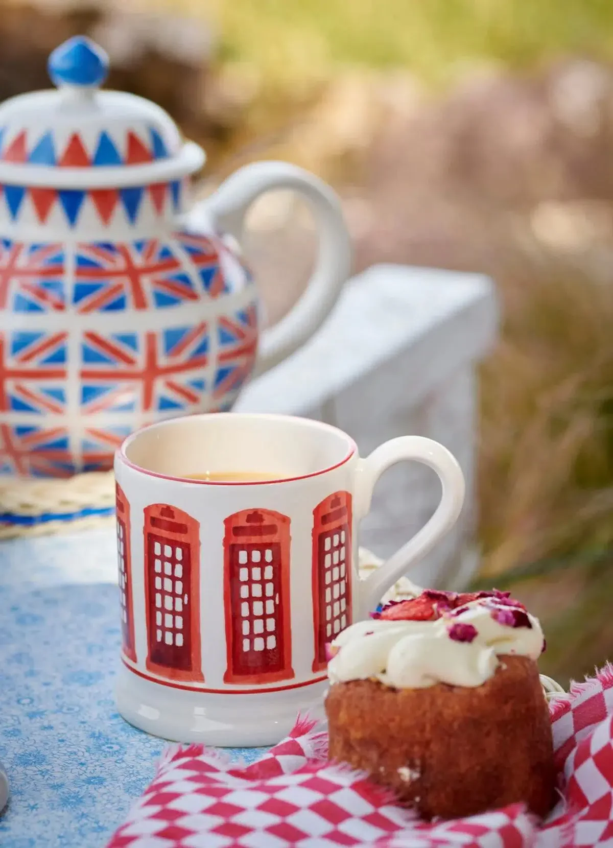 Telephone Box 1/2 Pint Mug